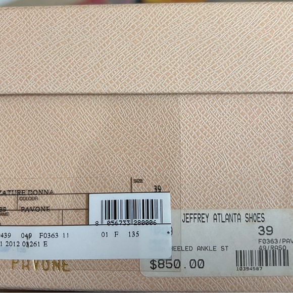 Prada heels - Picture 3 of 9